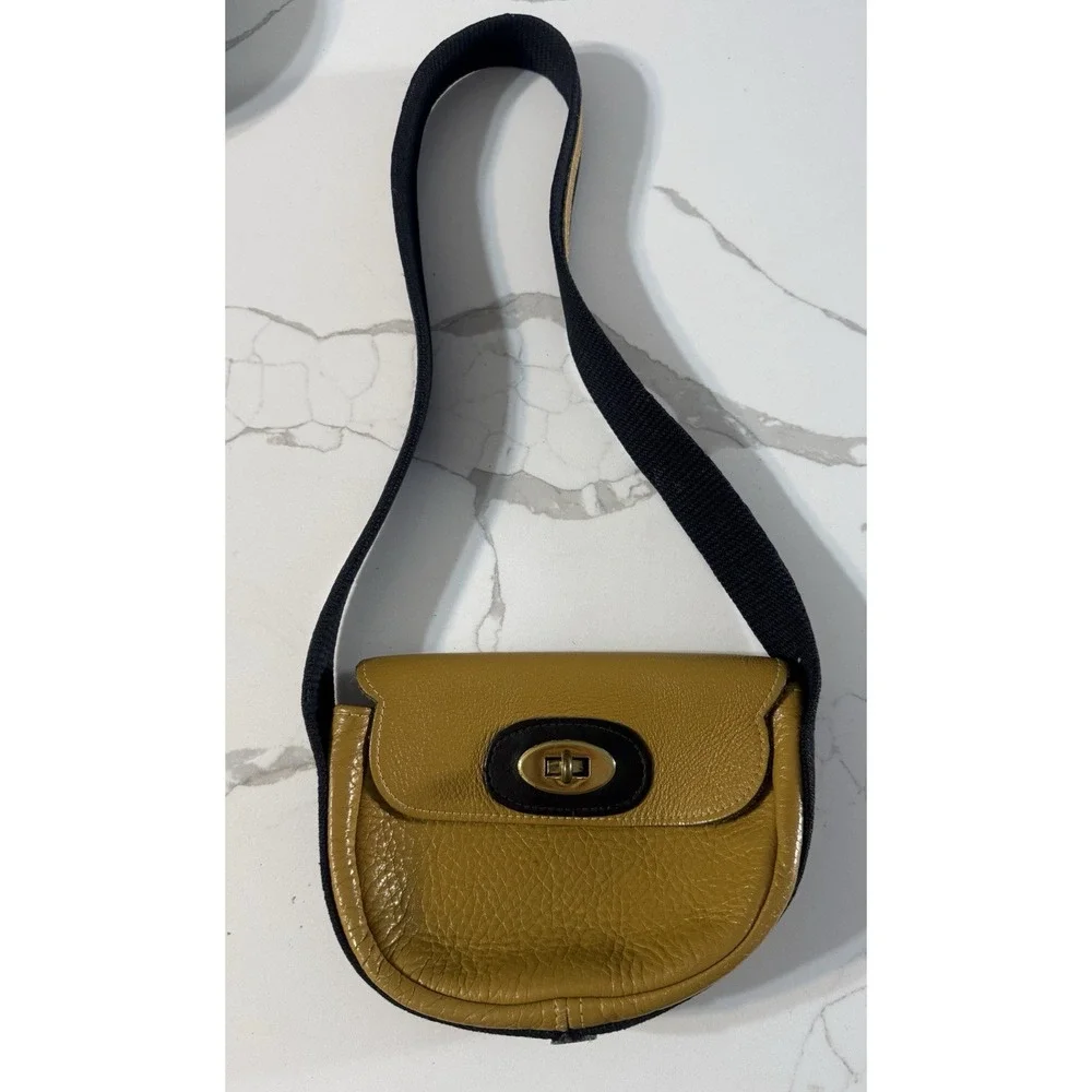 Vintage Davey's Yellow Pebbled Leather Turnlock Shoulder Bag Purse 70s